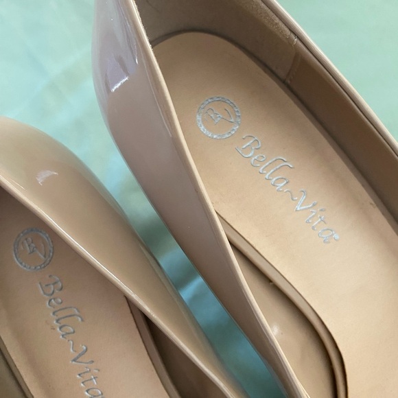 Bella Vita Elegant Nude Heels - Picture 3 of 4